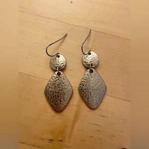 Oval drop earrings